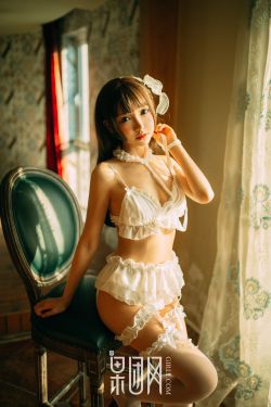 红衣女孩